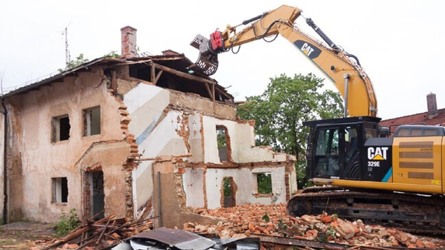 Evləri plana düşən bu binanın sakinləri kompensasiyadan narazıdır (VİDEO)