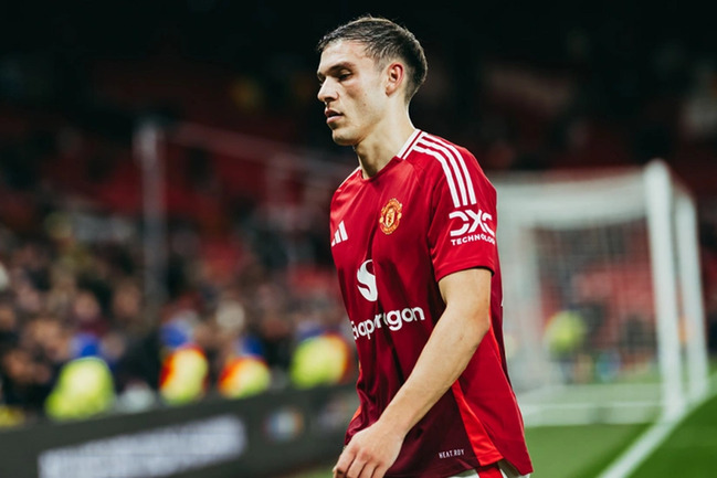 İngiltərə klubu "Qalatasaray"ın futbolçu üçün göndərdiyi təklifi rədd edib