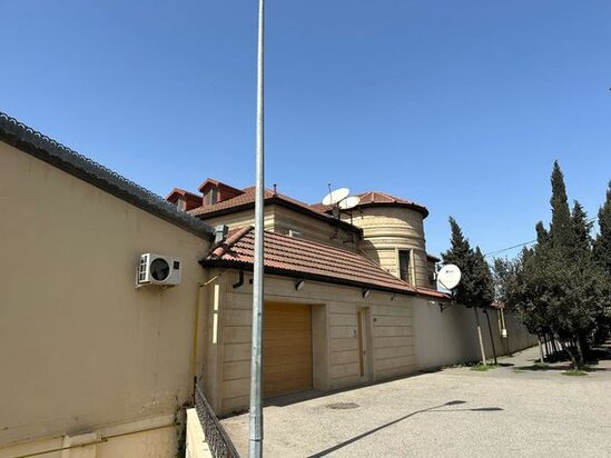 Deputat Hacıbala Abutalıbovun villalarının şəkillərini paylaşdı