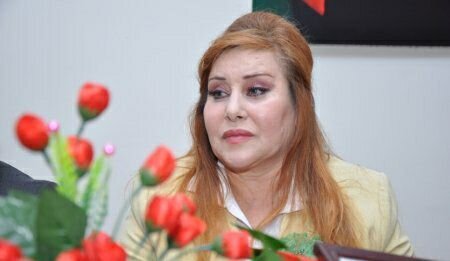 Qumbara gəzdirən, başındakı qəlpəni çıxartmaq üçün saçlarını kəsdirən Xalq artisti - Maraqlı Faktlar