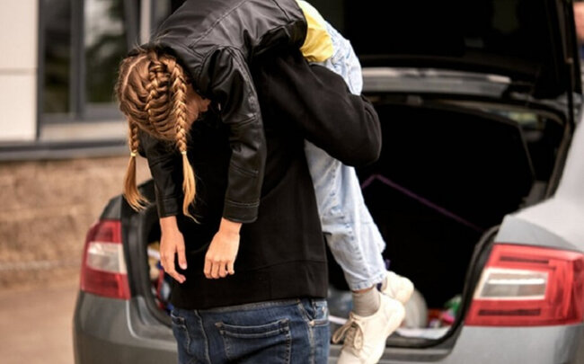 Sumqayıtda 17 yaşlı qız qaçırılıb