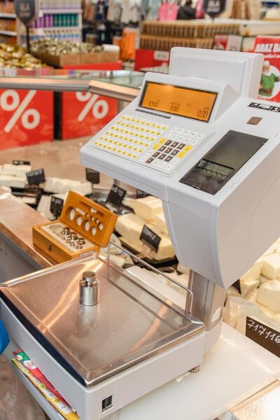 Azərbaycan Metrologiya İnstitutu "Araz" supermarketlərdə tərəzilərin düzgünlüyünü təsdiqləyib