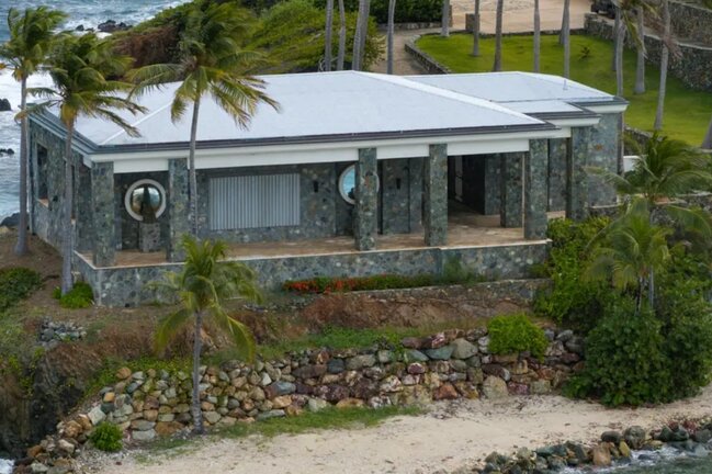 Epşteynin kabus adasından ilk - Fotolar