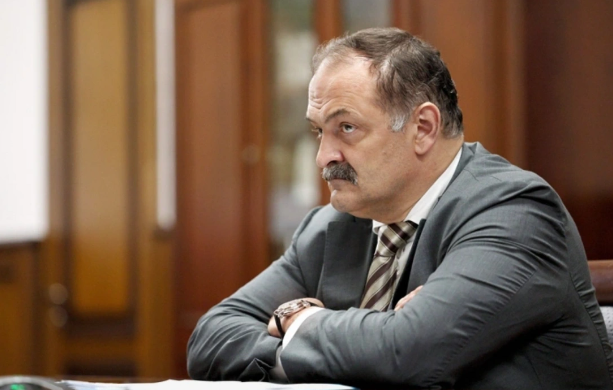 Ukrayna məhkəməsindən Dağıstan rəhbəri ilə bağlı HƏBS QƏRARI