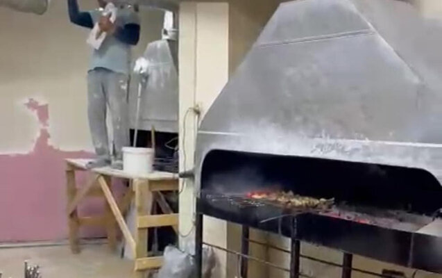 Təmir gedə-gedə kabab bişirdilər - Sahibi cəzalandırıldı - Fotolar