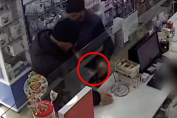 Bakıda aptekdən dərman alan şəxs SOYULDU - FOTO + ANBAAN VİDEO