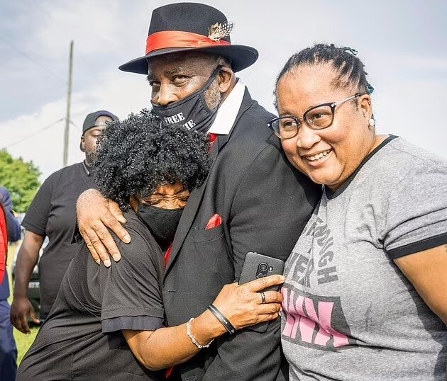 44 il haqsız yerə həbs edilən şəxsə 25 milyon dollar təzminat ödəniləcək - FOTOLAR