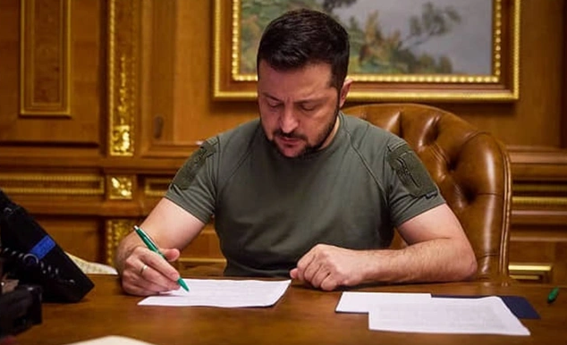 Ukraynada səfərbərliklə bağlı yeni qərar: Zelenski qanun imzaladı