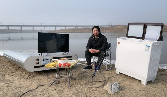 Telefonunu daim şarj etməkdən yorulub görün nə icad etdi - FOTO-VİDEO