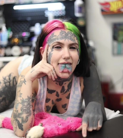 Qorxunc tatu-modelin əvvəlki halı sizi ŞOK EDƏCƏK - FOTO-VİDEO