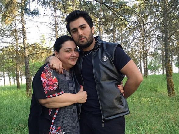 Ehtiyacdan un kisələrini satdı, ölümü qızından gizlədildi - "Toppuş bacı" haqqında maraqlı faktlar - FOTO