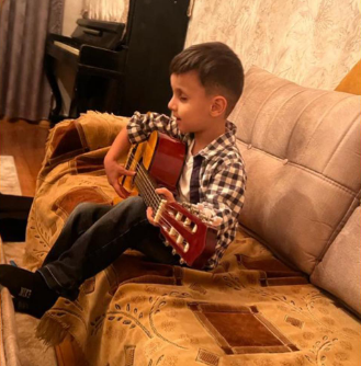 Göz əngəlli 5 yaşlı Murad görün nələr bacarır - Böyüklərə NÜMUNƏ - VİDEO