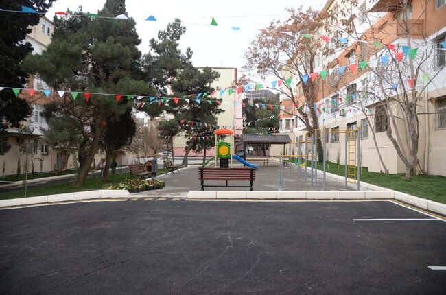 Nəsimi rayonunda daha bir abad həyət sakinlərin istifadəsinə verilib
