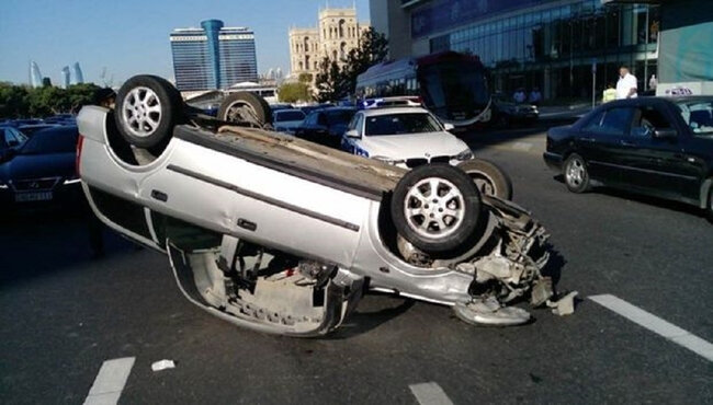 Bakıda 5 dost ağır qəzaya düşdü: biri öldü, digərləri... - ADLAR