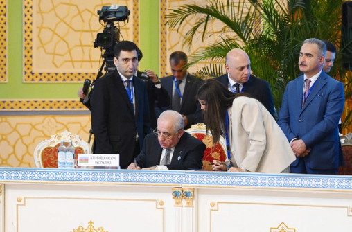 Əli Əsədov Düşənbədə MDB Hökumət Başçıları Şurasının iclasında iştirak edib