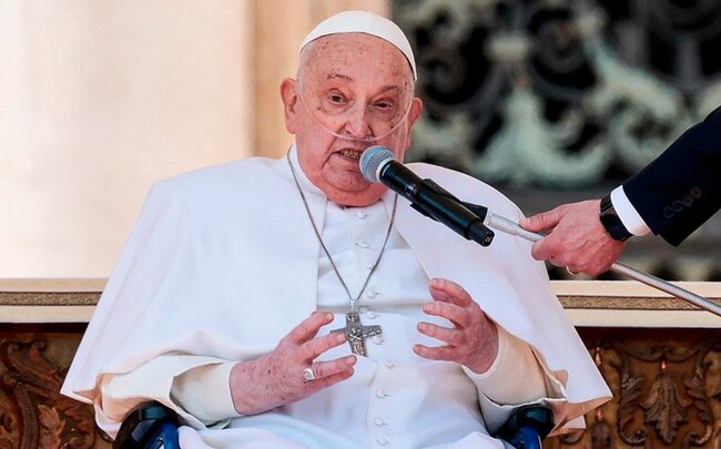 Roma Papası xəstəlikdən sonra ilk dəfə Müqəddəs Pyotr meydanında görünüb