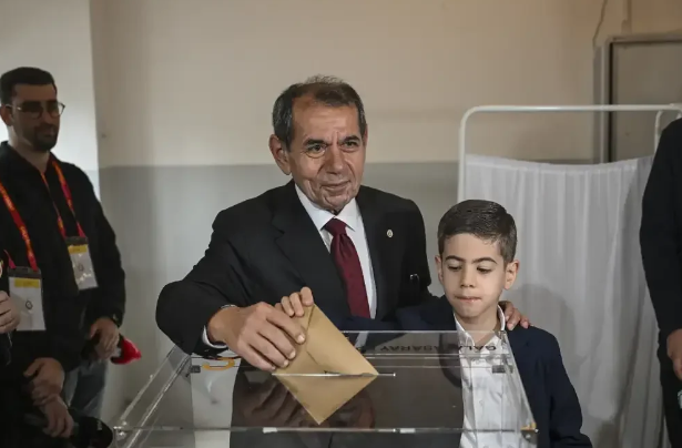 "Qalatasaray"a yeni prezident seçildi