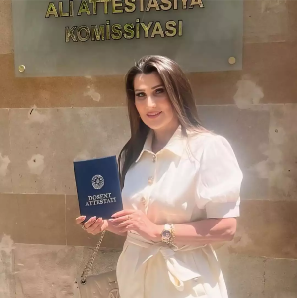 Xalq artisti dosent attestatı aldı