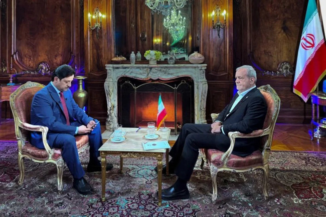 Pezeşkian: Hörmüz məsələsi güc yolu ilə yox, dialoqla həll oluna bilər