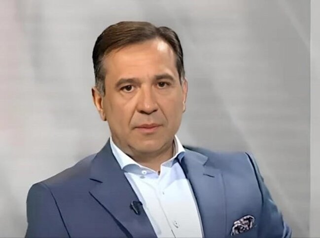 Azərbaycanlı səfiri rahat buraxmayan britaniyalı tibb bacılarının FOTOLARI