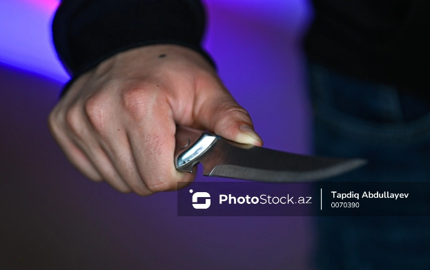 Ticarət mərkəzində mübahisə bıçaqlanma ilə nəticələndi