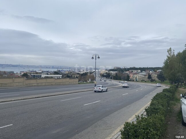 TƏCİLİ HƏYƏT EVİ SATILIR - FOTOLAR