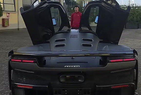 Zlatan İbrahimoviç 7 milyonluq avtomobil aldı - Fotolar