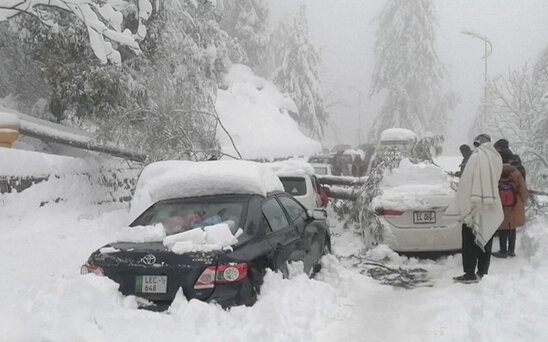 Pakistanda güclü qarın yaratdığı tıxacda 21 nəfər ölüb