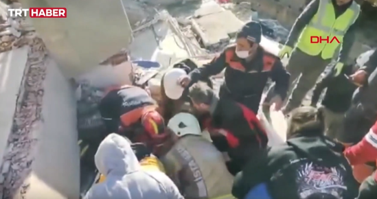 Dağıntılar altından çıxarılan Kərəmə futbola getmək sözü verildi-VİDEO