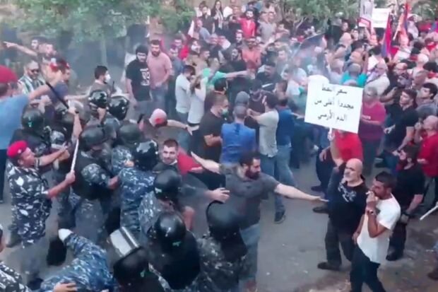 Ermənilər Livandakı Azərbaycan səfirliyinə hücum etdilər - VİDEO