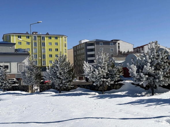 Buz bağlayan Kür çayı, kirpikləri donan sakinlər: 34 dərəcə şaxtanın yaşandığı Ardahandan görüntülər - FOTO