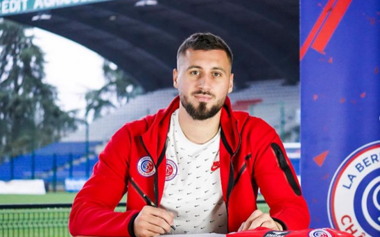 Fransalı futbolçu "Neftçi" ilə vidalaşıb