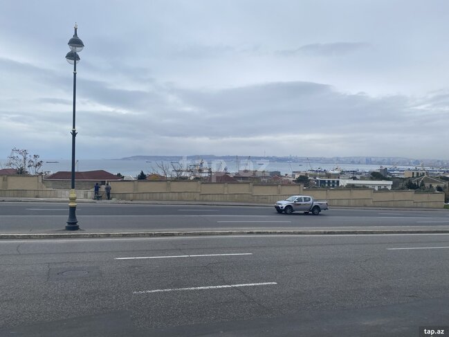 TƏCİLİ HƏYƏT EVİ SATILIR - FOTOLAR