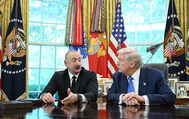 "Sizin 9 nəvəniz var?" - Video