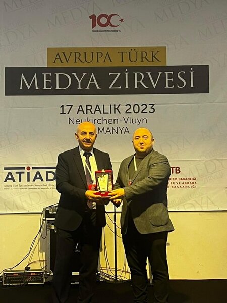 Aqil Ələsgər Almaniyada "Türk Dünyası Mediasına Xidmət" mükafatına layiq görüldü - FOTOLAR