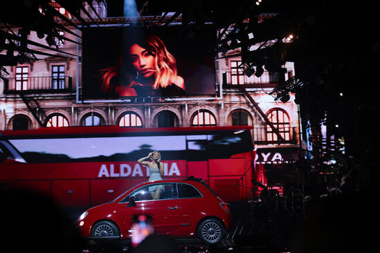 Röyadan gözlənilməz şou: Səmadan səhnəyə!