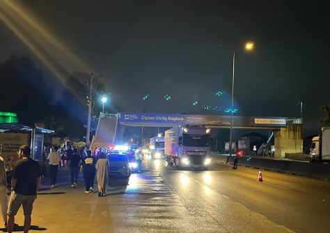 Bədbəxt hadisə: 16 yaşlı yeniyetmə yerüstü keçiddən maşınların üzərinə düşdü