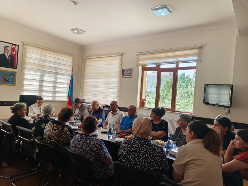 Deputat Pərvanə Vəliyeva Xətai rayonunda səyyar vətəndaş qəbulu keçirdi