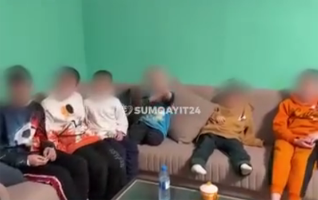 9 uşaqdan 6-sı palçıqla oynadıqdan sonra çiməndə zəhərlənib - Video