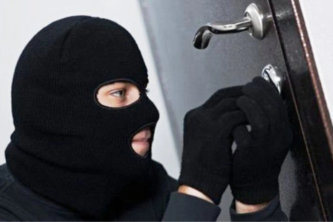 Bakıda reklam şirkətindən oğurluq olub