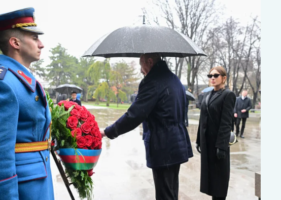 Prezident İlham Əliyev Belqradda ümummilli lider Heydər Əliyevin və serb yazıçısı Milorad Paviçin abidələrini ziyarət edib