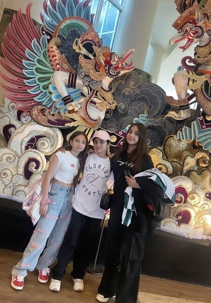 Gülay qızı ilə birgə Balidə: Novruzu belə qarşıladılar - FOTO