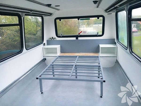 Avtobusu evə çevirdilər: İçində hətta kamin və hamamı da var - FOTOLAR