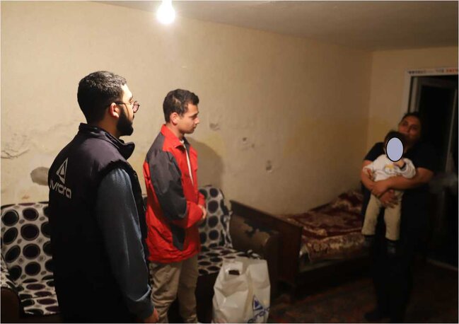 "Avrora MMC" aztəminatlı ailələrə bayram sovqatı çatdırıb