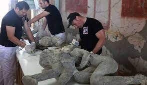 MARAQLI FAKT: Vulkanik qaz Vezuvi qurbanlarının beynini şüşəyə çevirib - DƏHŞƏTLİ FOTOLAR