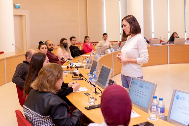 Jurnalistlər üçün "Etika, müəllif hüquqları və jurnalistika" mövzusunda təlimlərə başlanılıb - FOTO