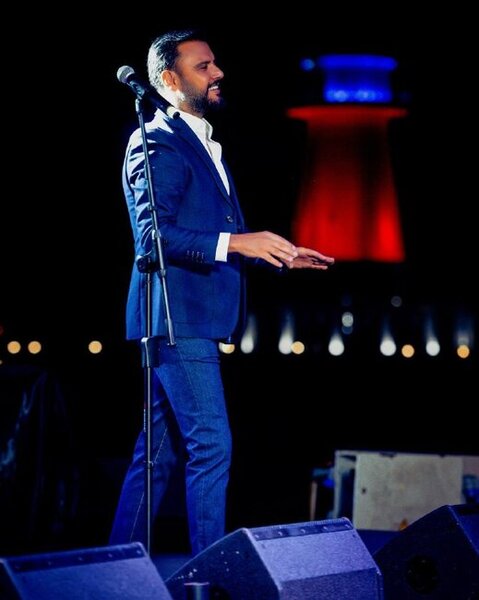 Alişan Bakı konsertində Qarabağ maralını canlı oxudu