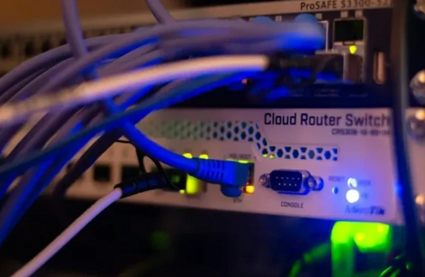 Şimali Koreyada internet demək olar ki, yoxdur: Kimlər istifadə edə bilərlər?