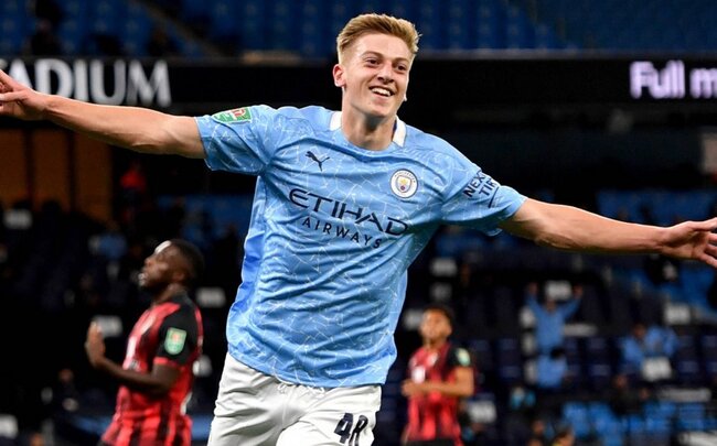 İngiltərəli futbolçu "Mançester Siti" klubunu tərk edib