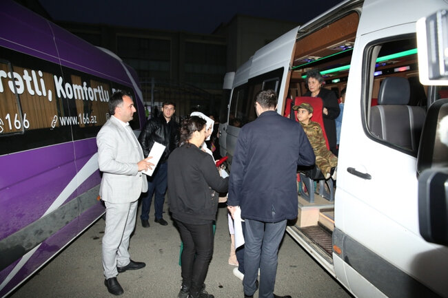 Böyük Qayıdış: Növbəti 22 ailə Füzuliyə yola salınıb - FOTO